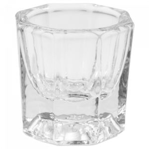 BECHER AUS KLARGLAS